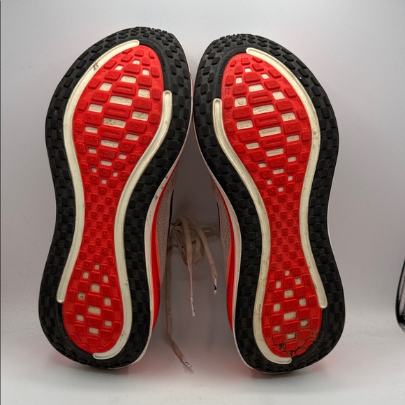 Nike VOMERO PLUS Men’s 12 Cream and Red ZoomX Athletic Shoes S18
